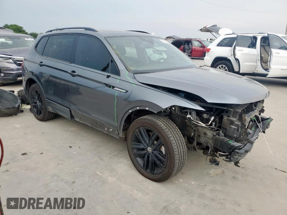 2022 Volkswagen Tiguan SE R-Line Black z VIN 3VVCB7AXXNM113777, wystawiony jako Copart lot #58150395 z przebiegiem 61 921 mil mil oraz Szkoda całkowita • Salvage title. Historia ofert i sprzedaży dostępna na DreamBid. Obrazek 4.