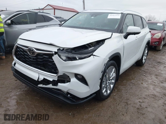 2023 Toyota Highlander L with VIN 5TDKDRBH3PS007987, listed as a IAAI auction lot 41465939 with 17,011 mi miles and . Bid and sale history available at DreamBid. Image 17.