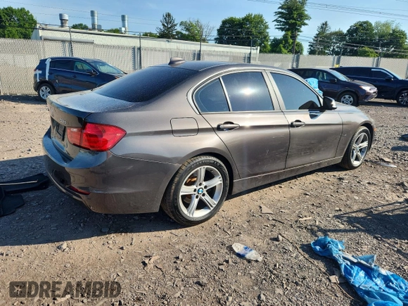 2013 BMW 3 Series 328i xDrive z VIN WBA3B5G53DNS02777, wystawiony jako Copart lot #61685255 z przebiegiem 187 559 mil mil oraz Szkoda całkowita • Salvage title. Historia ofert i sprzedaży dostępna na DreamBid. Obrazek 3.