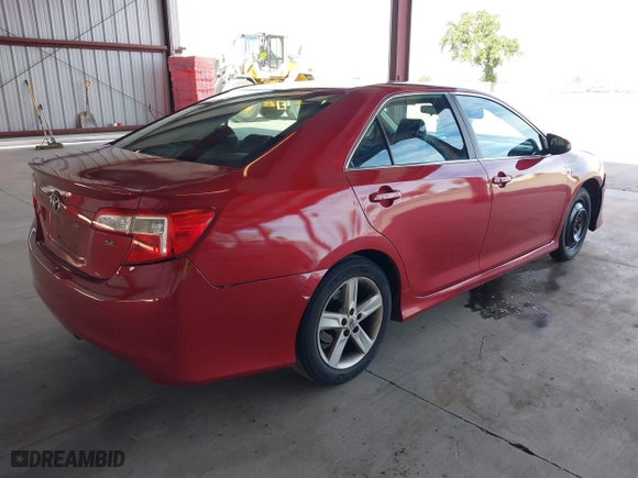 2014 Toyota Camry L with VIN 4T1BF1FK6EU781222, listed as a IAAI auction lot 42000801 with 175,994 mi miles. Bid and sale history available at carsss.com. Image 4.