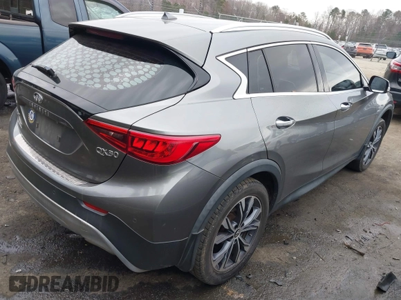 2017 Infiniti QX30 Luxury with VIN SJKCH5CR3HA031551, listed as a IAAI auction lot 41433856 with 113,570 mi miles. Bid and sale history available at carsss.com. Image 4.