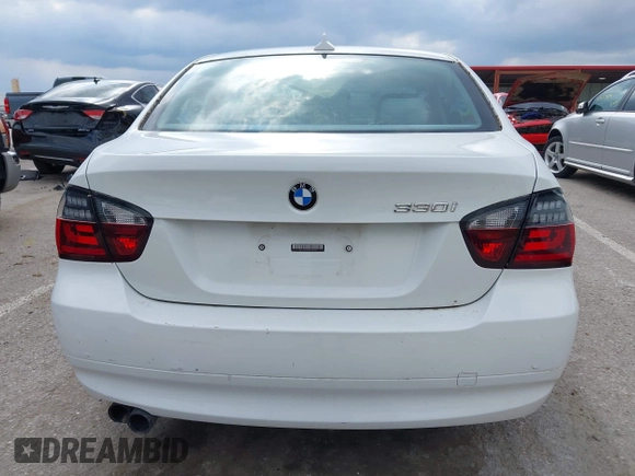 2006 BMW 3 Series 330i z VIN WBAVB33586PS06978, wystawiony jako IAAI lot #42263598 z przebiegiem Nie podano mil oraz . Historia ofert i sprzedaży dostępna na DreamBid. Obrazek 17.
