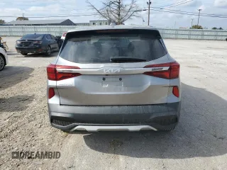 2022 Kia Seltos LX z VIN KNDEPCAAXN7319091, wystawiony jako Copart lot #78162244 z przebiegiem 76 592 mil mil oraz Nie do naprawy. Historia ofert i sprzedaży dostępna na DreamBid. Obrazek 6.
