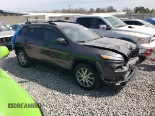 2018 Jeep Cherokee Latitude z VIN 1C4PJMCX9JD586705, wystawiony jako Copart lot #48167215 z przebiegiem 121 494 mil mil oraz Szkoda całkowita • Salvage title. Historia ofert i sprzedaży dostępna na DreamBid. Obrazek 4.
