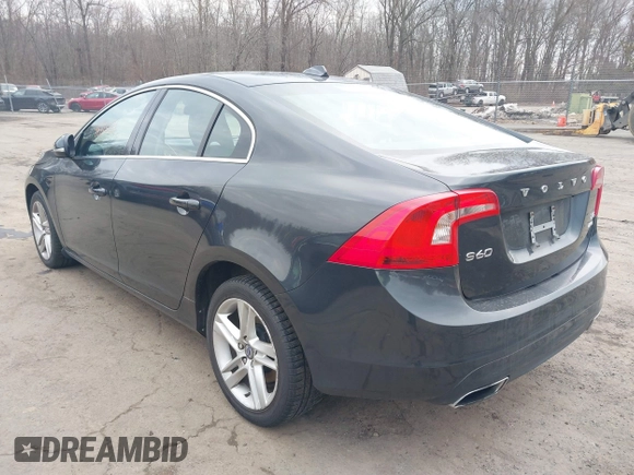2015 Volvo S60 T5 Platinum with VIN YV1612TDXF1317203, listed as a IAAI auction lot 41715131 with 142,632 mi miles. Bid and sale history available at carsss.com. Image 3.