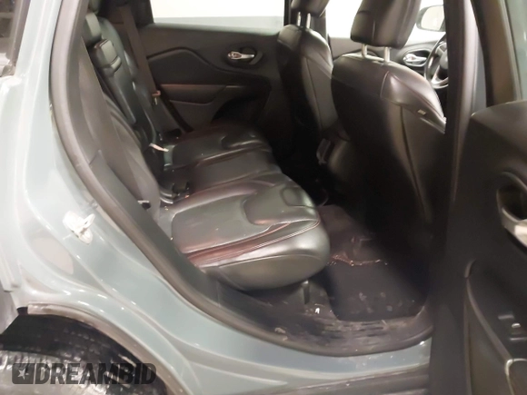 2015 Jeep Cherokee Trailhawk with VIN 1C4PJMBS6FW724931, listed as a IAAI auction lot 41602181 with 153,340 mi miles and . Bid and sale history available at carsss.com. Image 8.