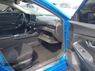 2020 Nissan Sentra SR with VIN 3N1AB8DV2LY259525, listed as a IAAI auction lot 41785712 with 102,958 mi miles and . Bid and sale history available at DreamBid. Image 5.