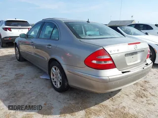 2006 Mercedes-Benz E-Class 3.5L with VIN WDBUF56J16A795803, listed as a IAAI auction lot 40613021 with 1 mi miles. Bid and sale history available at carsss.com. Image 3.