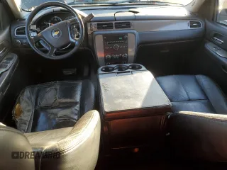 2008 Chevrolet Suburban LTZ with VIN 3GNFC16JX8G185311, listed as a Copart auction lot 87846365 with 389,765 mi miles and Salvage title. Bid and sale history available at DreamBid. Image 8.