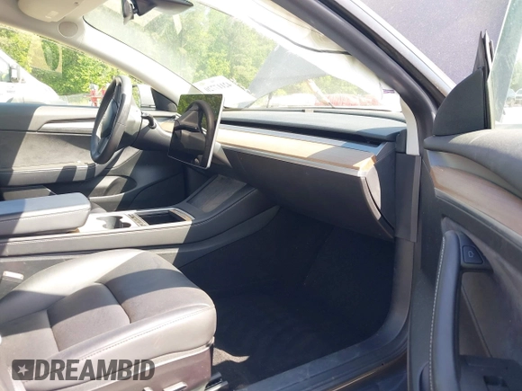 2023 Tesla Model 3 с VIN 5YJ3E1EA8PF400213, выставлен на аукционе IAAI как лот 42117720 с пробегом 54 529 миль миль и . История ставок и продаж доступна на DreamBid. Изображение 5.
