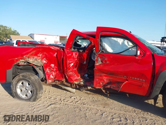 2012 Chevrolet Silverado 1500 LT with VIN 1GCRKSE71CZ160312, listed as a IAAI auction lot 42055814 with Not Provided miles and . Bid and sale history available at DreamBid. Image 6.
