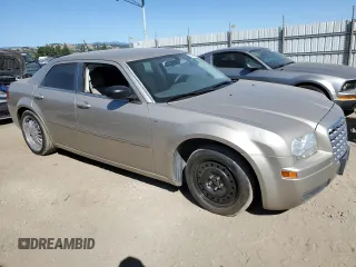 2008 Chrysler 300 LX z VIN 2C3KA43R68H177221, wystawiony jako Copart lot #56541605 z przebiegiem 141 637 mil mil oraz Szkoda całkowita • Salvage title. Historia ofert i sprzedaży dostępna na DreamBid. Obrazek 4.