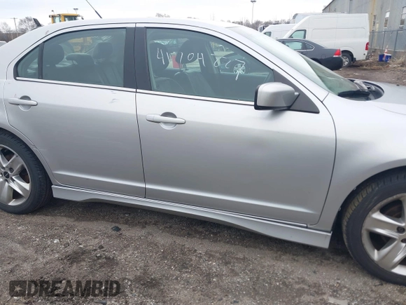 2011 Ford Fusion SPORT with VIN 3FAHP0DC1BR342102, listed as a IAAI auction lot 41704227 with 180,802 mi miles. Bid and sale history available at carsss.com. Image 6.