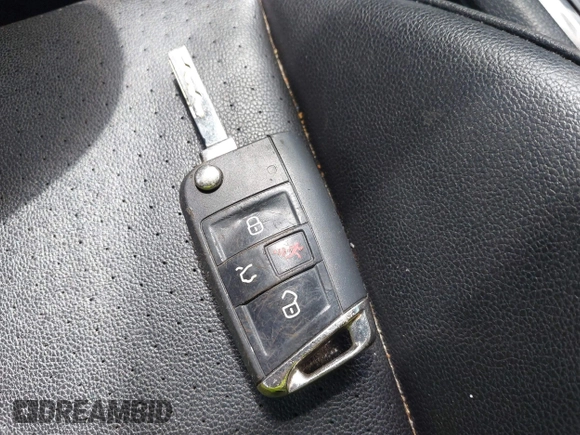 2018 Volkswagen Tiguan SEL с VIN 3VV3B7AX2JM018897, выставлен на аукционе IAAI как лот 42313472 с пробегом 97 362 миль миль и . История ставок и продаж доступна на DreamBid. Изображение 11.