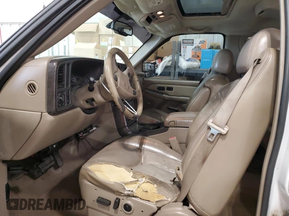2005 GMC Sierra Denali z VIN 2GTEK63N851345265, wystawiony jako Copart lot #54933125 z przebiegiem 276 871 mil mil oraz Nie do naprawy. Historia ofert i sprzedaży dostępna na DreamBid. Obrazek 7.