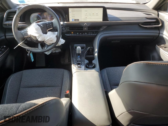 2024 Toyota Crown XLE z VIN JTDAAAAFXR3019516, wystawiony jako Copart lot #53822055 z przebiegiem 23 775 mil mil oraz Szkoda całkowita • Salvage title. Historia ofert i sprzedaży dostępna na DreamBid. Obrazek 8.