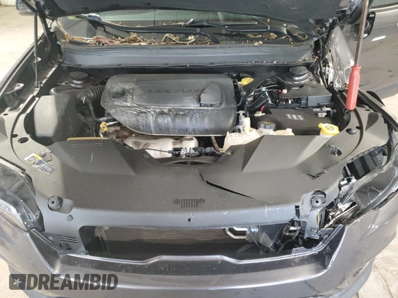 2020 Jeep Cherokee Altitude z VIN 1C4PJMLB5LD608318, wystawiony jako Copart lot #55660845 z przebiegiem 56 394 mil mil oraz Szkoda całkowita • Salvage title. Historia ofert i sprzedaży dostępna na DreamBid. Obrazek 12.