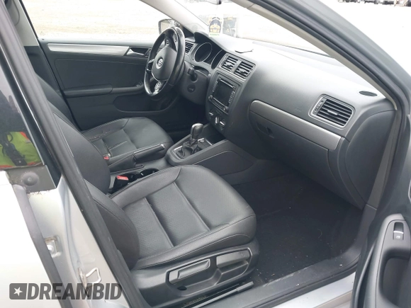 2015 Volkswagen Jetta SE with VIN 3VWD07AJ9FM230298, listed as a IAAI auction lot 42139675 with 108,025 mi miles and . Bid and sale history available at DreamBid. Image 5.