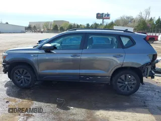 2024 Volkswagen Taos S с VIN 3VV5X7B26RM002498, выставлен на аукционе IAAI как лот 41871172 с пробегом 28 345 миль миль и . История ставок и продаж доступна на DreamBid. Изображение 15.