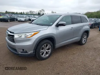2014 Toyota Highlander XLE z VIN 5TDKKRFH1ES026437, wystawiony jako IAAI lot #42180118 z przebiegiem 150 391 mil mil oraz . Historia ofert i sprzedaży dostępna na DreamBid. Obrazek 17.