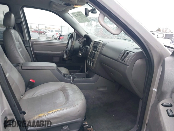 2005 Ford Explorer XLT z VIN 1FMZU63E65ZA28857, wystawiony jako IAAI lot #41803825 z przebiegiem 184 536 mil mil oraz . Historia ofert i sprzedaży dostępna na DreamBid. Obrazek 5.