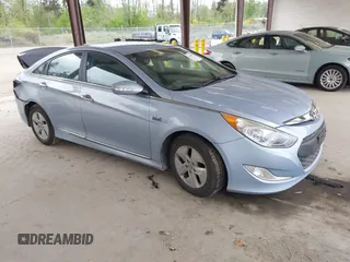 2012 Hyundai Sonata Hybrid z VIN KMHEC4A44CA035656, wystawiony jako IAAI lot #42138041 z przebiegiem 131 690 mil mil oraz . Historia ofert i sprzedaży dostępna na DreamBid. Obrazek 1.