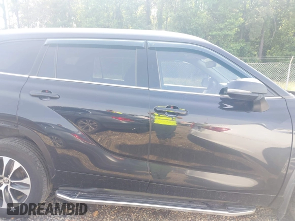 2021 Toyota Highlander XLE with VIN 5TDHZRBH3MS523919, listed as a IAAI auction lot 42264788 with 175,450 mi miles and . Bid and sale history available at DreamBid. Image 13.