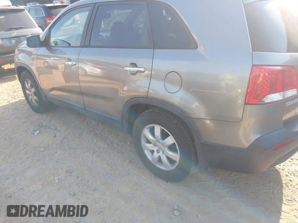 2013 Kia Sorento LX with VIN 5XYKT3A63DG339792, listed as a IAAI auction lot 40555344 with 172,247 mi miles and . Bid and sale history available at carsss.com. Image 3.