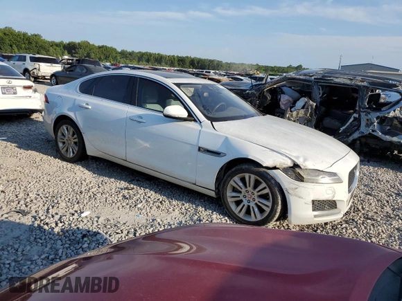 2017 Jaguar XF 35t Premium with VIN SAJBD4BV7HCY30404, listed as a Copart auction lot 67527224 with 91,898 mi miles and Clean Title. Bid and sale history available at carsss.com. Image 4.
