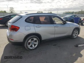 2015 BMW X1 sDrive28i with VIN WBAVM1C59FV498330, listed as a Copart auction lot 51314475 with 157,707 mi miles and Clean Title. Bid and sale history available at carsss.com. Image 3.
