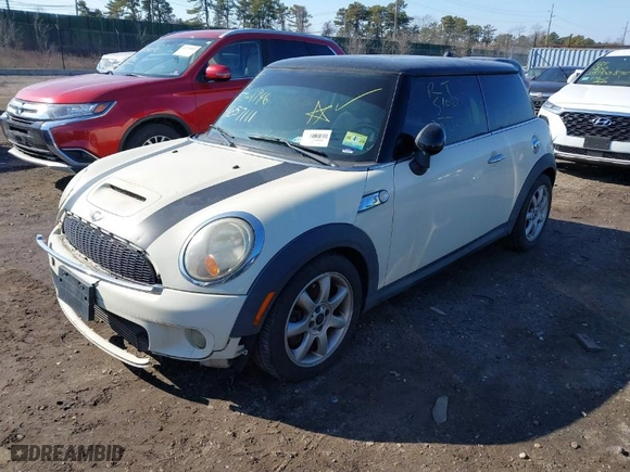 2008 MINI Cooper Hardtop S with VIN WMWMF73578TV35477, listed as a IAAI auction lot 41657111 with 999,999 mi miles. Bid and sale history available at carsss.com. Image 2.