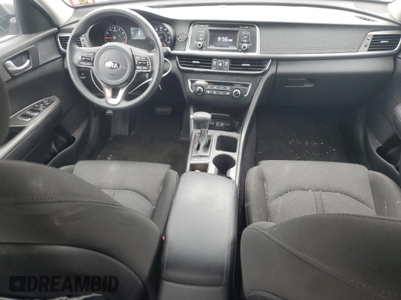 2017 Kia Optima LX z VIN 5XXGT4L39HG145177, wystawiony jako Copart lot #60288975 z przebiegiem 89 237 mil mil oraz Szkoda całkowita • Salvage title. Historia ofert i sprzedaży dostępna na DreamBid. Obrazek 8.