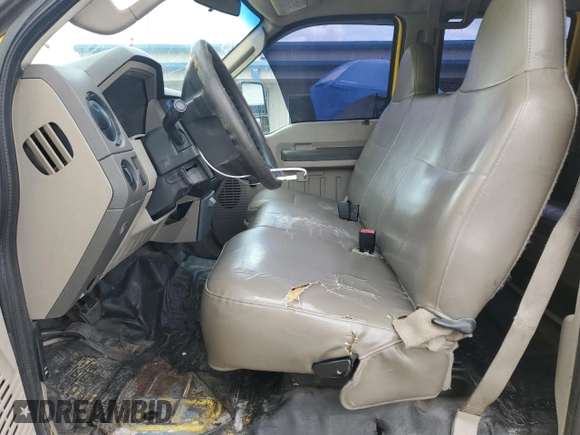 2008 Ford F-350 z VIN 1FTWW30R98EC55432, wystawiony jako Copart lot #52992235 z przebiegiem 217 690 mil mil oraz Szkoda całkowita • Salvage title. Historia ofert i sprzedaży dostępna na DreamBid. Obrazek 7.