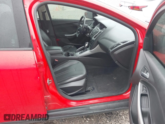 2013 Ford Focus SE with VIN 1FADP3F28DL285161, listed as a IAAI auction lot 41904636 with 178,795 mi miles. Bid and sale history available at carsss.com. Image 5.