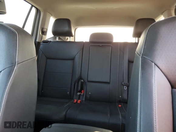 2023 Volkswagen Atlas SEL z VIN 1V2BR2CA6PC519320, wystawiony jako Copart lot #69646164 z przebiegiem 31 363 mil mil oraz Szkoda całkowita • Salvage title. Historia ofert i sprzedaży dostępna na DreamBid. Obrazek 10.
