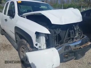 2007 Chevrolet Silverado 1500 Work Truck with VIN 2GCEC19C671704072, listed as a IAAI auction lot 42081776 with Not Provided miles and . Bid and sale history available at DreamBid. Image 18.