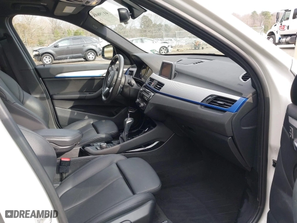 2018 BMW X1 sDrive28i with VIN WBXHU7C39J3H43185, listed as a IAAI auction lot 41798183 with 51,666 mi miles. Bid and sale history available at carsss.com. Image 5.