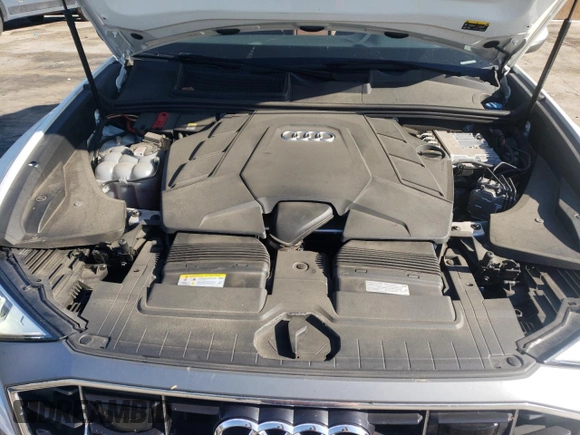 2023 Audi Q8 Premium Plus with VIN WA1EVBF13PD016600, listed as a Copart auction lot 72583044 with 31,983 mi miles and Salvage title. Bid and sale history available at DreamBid. Image 13.