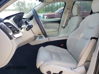 2023 Volvo XC90 Ultimate Dark Theme with VIN YV4H60CX1P1996890, listed as a Copart auction lot 57989095 with 31,269 mi miles and Salvage title. Bid and sale history available at DreamBid. Image 7.