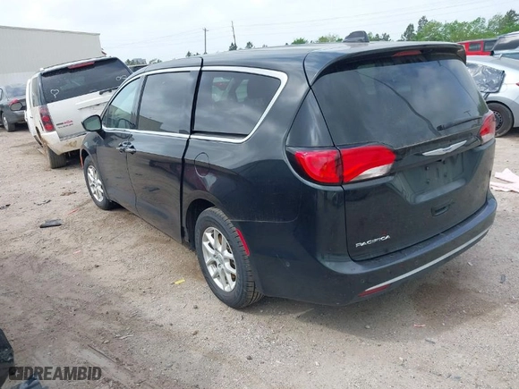 2020 Chrysler Pacifica Touring with VIN 2C4RC1FG0LR185346, listed as a IAAI auction lot 41957852 with 120,316 mi miles. Bid and sale history available at carsss.com. Image 3.