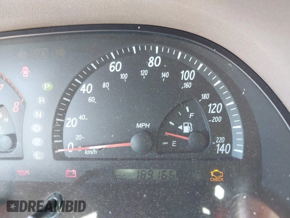 2002 Toyota Camry LE z VIN 4T1BE32K82U038819, wystawiony jako IAAI lot #42301111 z przebiegiem 189 166 mil mil oraz . Historia ofert i sprzedaży dostępna na DreamBid. Obrazek 7.