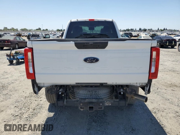 2017 Ford F-250 XLT with VIN 1FT7X2B63HEB19120, listed as a Copart auction lot 62352925 with Not provided miles and Salvage title. Bid and sale history available at DreamBid. Image 6.