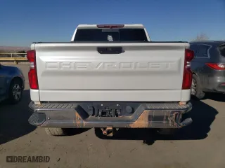 2019 Chevrolet Silverado 1500 LTZ with VIN 1GCUYGED7KZ114882, listed as a Copart auction lot 43060295 with 137,834 mi miles and Salvage Title. Bid and sale history available at carsss.com. Image 6.