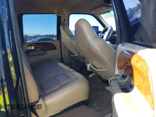 2001 Ford F-350 XL with VIN 1FTSW30L11EA86944, listed as a IAAI auction lot 41291678 with 401,055 mi miles and . Bid and sale history available at DreamBid. Image 8.