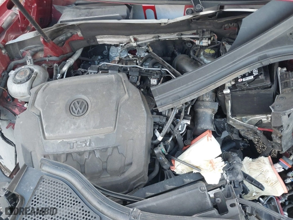 2018 Volkswagen Tiguan SEL with VIN 3VV3B7AX1JM076161, listed as a IAAI auction lot 40931210 with 106,916 mi miles. Bid and sale history available at carsss.com. Image 10.