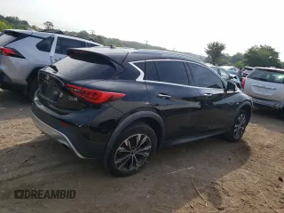 2018 Infiniti QX30 Premium with VIN SJKCH5CR1JA048158, listed as a Copart auction lot 61835984 with 88,782 mi miles and Salvage Title. Bid and sale history available at carsss.com. Image 3.