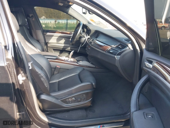 2013 BMW X6 xDrive50i with VIN 5UXFG8C59DL592268, listed as a IAAI auction lot 37742627 with 120,462 mi miles. Bid and sale history available at carsss.com. Image 5.