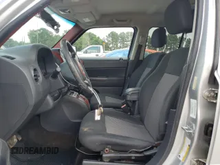2013 Jeep Patriot Sport z VIN 1C4NJPBA1DD272816, wystawiony jako Copart lot #58267445 z przebiegiem 74 099 mil mil oraz Szkoda całkowita • Salvage title. Historia ofert i sprzedaży dostępna na DreamBid. Obrazek 7.