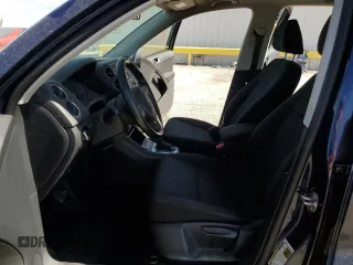 2013 Volkswagen Tiguan S z VIN WVGAV3AX7DW577836, wystawiony jako Copart lot #46491625 z przebiegiem 108 349 mil mil oraz Szkoda całkowita • Salvage title. Historia ofert i sprzedaży dostępna na DreamBid. Obrazek 7.