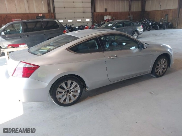 2009 Honda Accord Cpe EX-L with VIN 1HGCS22839A004302, listed as a IAAI auction lot 40580241 with 175,878 mi miles. Bid and sale history available at carsss.com. Image 4.